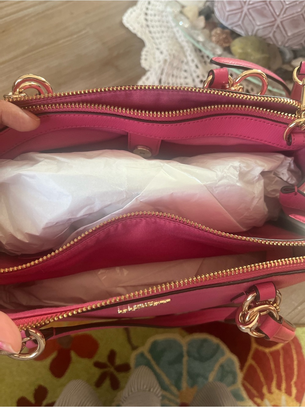 Coach Hot Pink Leather Shoulder Bag with Gold Hardware - Picture 4 of 5